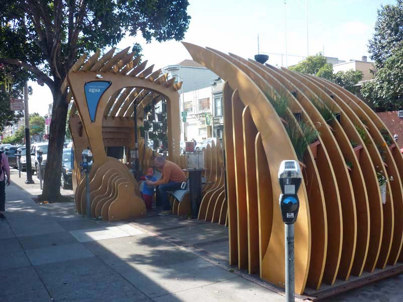 Ciencia Publica, a parklet holding exhibits on the theme of sustainable water use, was co-developed by Exploratorium’s Studio for Public Spaces and community-based organizations in San Francisco’s Mission District. Photo: Sven Eberlein
